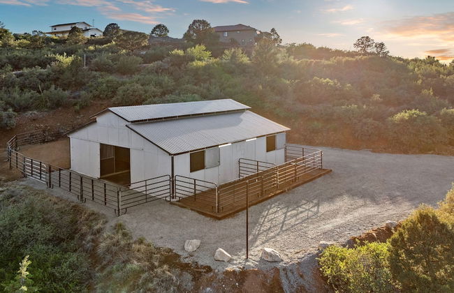 New Luxury Prescott Lynx B B 4k ft2 Sleeps 22 - Photo 80