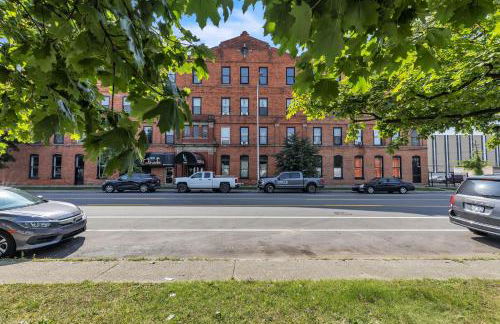 Stylish Chic Retreat At Lafayette Lofts 1 Bedroom Apts by RedAwning - Foto 60