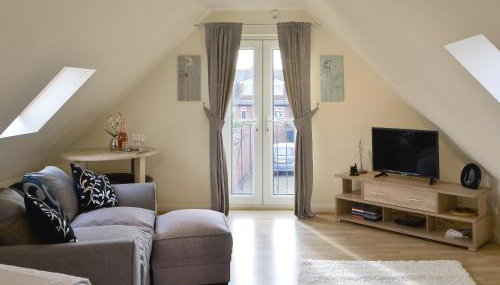 The Studio - Photo 2