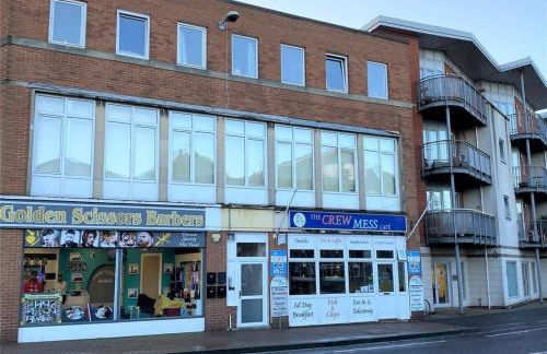 Cosy 2 bedroom modern flat close to transport link - Photo 10