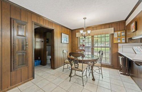 Cajun Stays Cozy 3BR Ranch Near Lafayette with WiFi and Parking - Foto 26