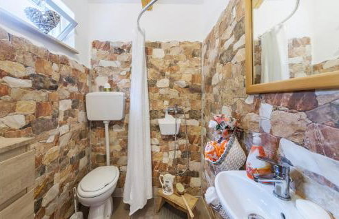 2 Bedroom Cozy Home In Kostrcani - Photo 27