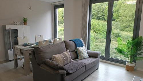 ¡Al lado de la Clínica Oftalmológica Vega! - Foto 4