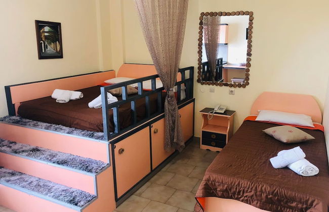 Takis Hotel - Photo 33