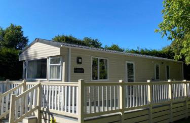 Tranquil Retreat at River Valley Country Park - Photo 29