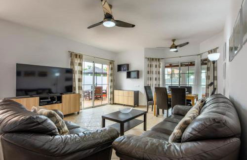 PRIMERA LUXURY HOUSE - Photo 18