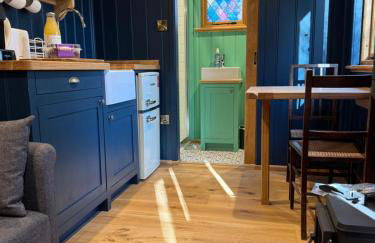 Shepherds Hut on tranquil Powis House Estate - Foto 4