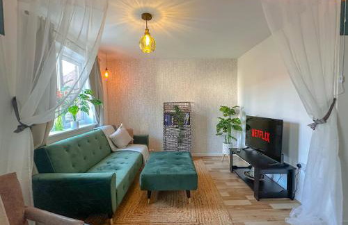 Perfect Booking 3 Bed Home in Central Bracknell - Foto 1