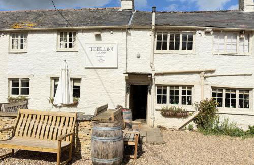 The Rabbit Hole - Photo 2