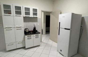 Apartamento amplo e bem localizado - Foto 3