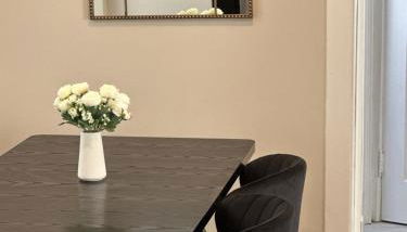 Chicago 1BR, Stylish Stay with Workspace - Foto 5