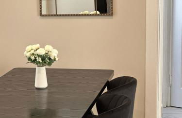 Chicago 1BR, Stylish Stay with Workspace - Foto 5