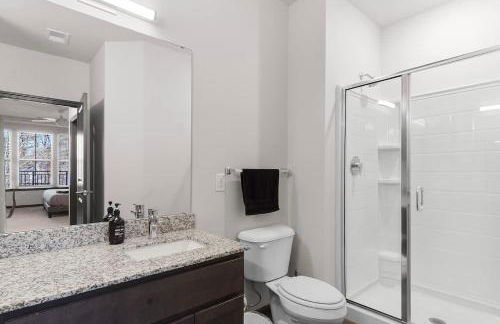 3BR King Bed Balcony North Raleigh - Foto 20