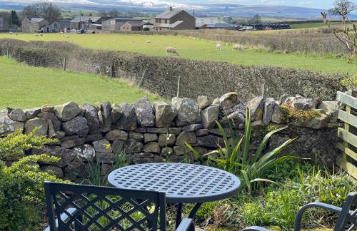 Penny Black Cottage - Photo 2