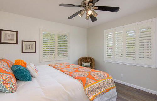 Ultimate Beach Bungalow - 1 block from beach - huge backyard - Foto 11