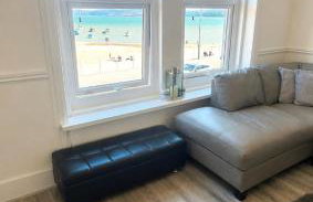 Beachfront Apartment with Sea View and Parking - Foto 44