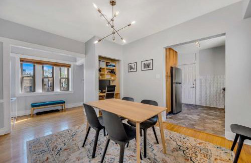 Steps to the Lakefront! This Uptown Beauty is Everything You Need for a Perfect Chicago Getaway condo - Photo 10