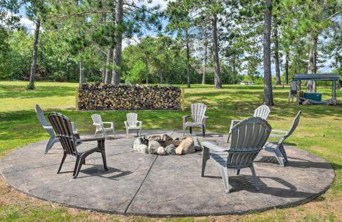 Lakefront Solon Springs Cabin with Private Dock! - Foto 25