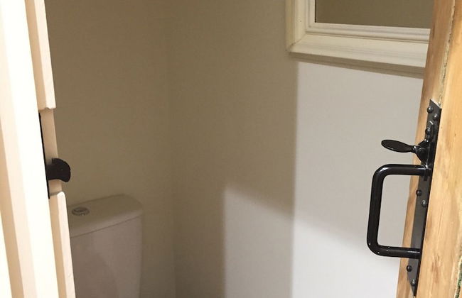 Impeccable Cottage Suitable for 2 Adults & 1 Child - Foto 8