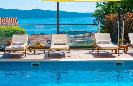 Seaview Villa Stanka with Pool and attached Jacuzzi - Photo 8