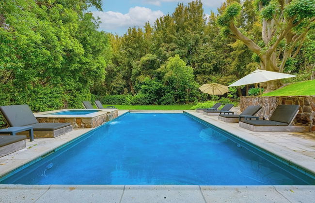 Carolwood - Modern Tuscan Villa With Rolling Lawns and Loggia in Holmby Hills - Photo 56