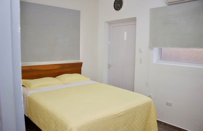 Remarkable 1-bed Apartment in Noord - Foto 4