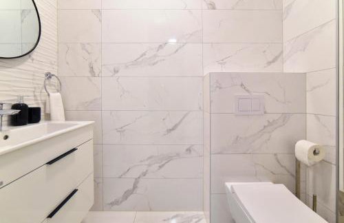 Ophelia - Spacious 2-Bedroom Apartment with Parking & Balcony - Foto 21