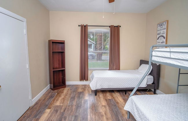 Large 3br/2ba Family Home W/patio Near Downtown! - Foto 6