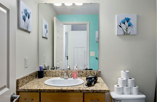 Hip & Vibrant 2 Bedroom Apartment with Parking & Wifi - Foto 12