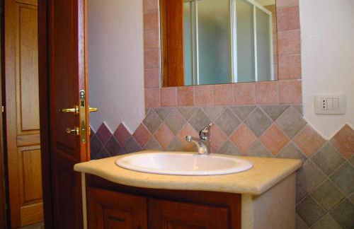 Lisa's lovely house - Photo 10