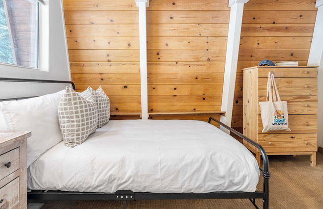 Chickaree & Chickadee Buyout by Avantstay 2 Sister Cabins - Photo 13