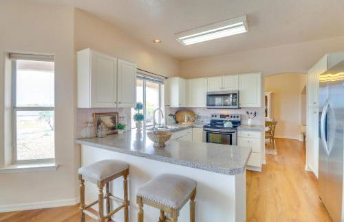 Patio with Tranquil Views! Home 14 Mi to Albuquerque - Foto 5