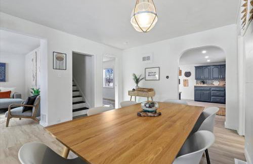 Luxury Lakeview Stay | Main&Guest House, Sleeps 10 - Foto 43