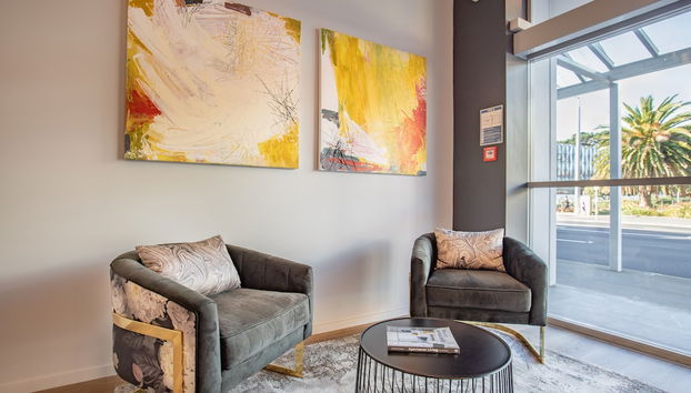 Coin salon dans le hall