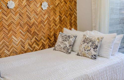 Jennifer's Stylish Apt Private Deck Backyard Oasis - Foto 28