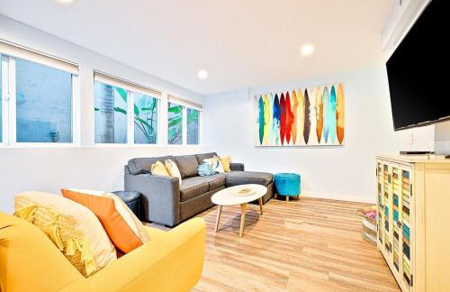 Stunning South Mission Home with Private Rooftop & Ocean Views! - Foto 11