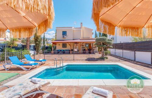 Casa Perez - family home with pool - Photo 15