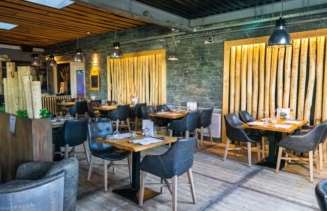 Pavilion 6 - Photo 11