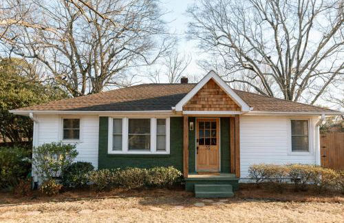 Speakeasy, Hot Tub, Putt Putt, Outdoor Theatre, 8 minutes from Downtown Greenville - Foto 43