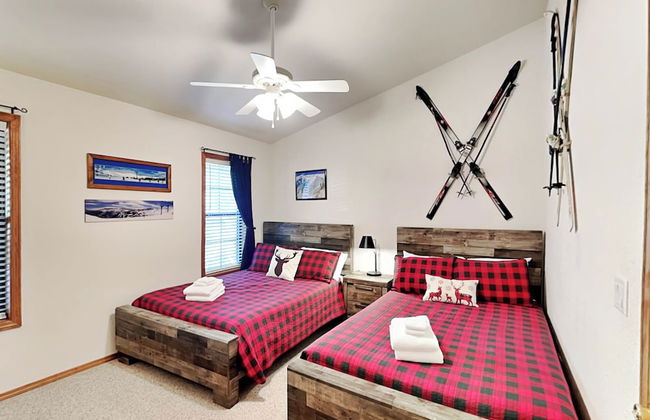 Blue Spruce Retreat by Ruidoso Vacation Rentals - Photo 44