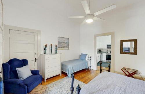 Downtown duplex with patio, enclosed backyard, washer/dryer, streaming, AC, WiFi - Foto 13