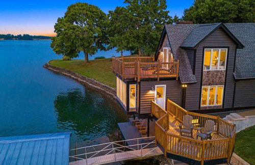 North Shore Lake - Lakefront Escape, Dock Access and Mountain Views! - Photo 6