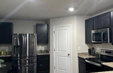 Exquisite 5 Bedroom Near Airport - Foto 5