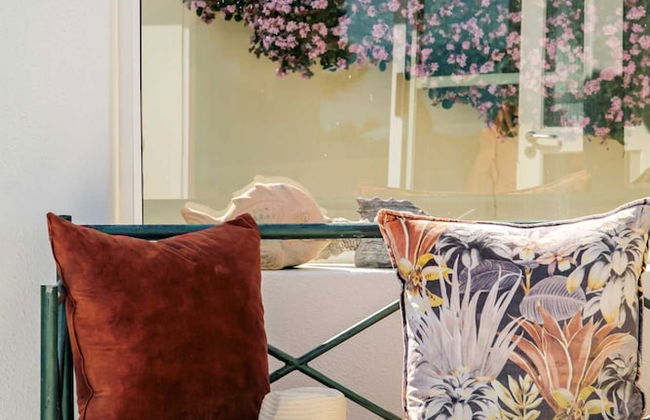 Camps Bay 4BR w Pool and Sea Views Atlantic Gem - Photo 6