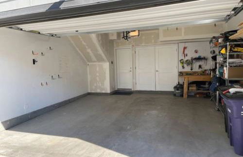 Modern And Spacious Townhouse Blocks from Downtown - Foto 35