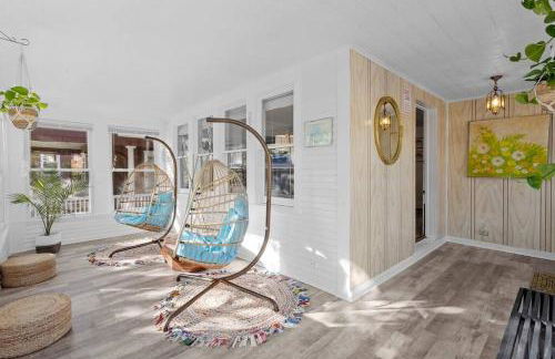 5BR 3BA Family Retreat 2 Blocks from Beach - Foto 49