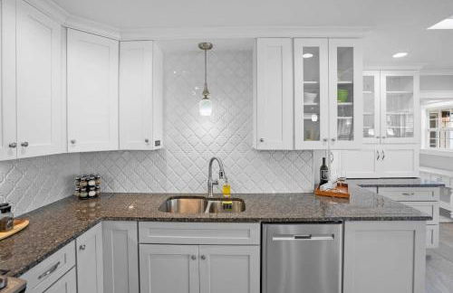 Onyx House King Size Beds Bikes Games Wine - Foto 15