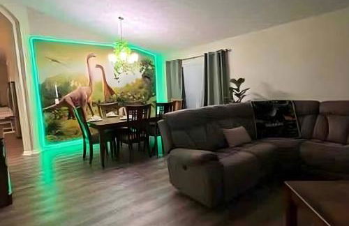 HOUSE 4 Bdr Eco ThematicSaltwater PoolGame Room - Photo 27