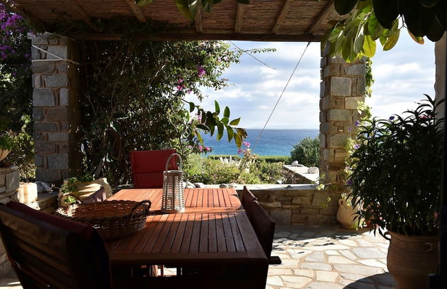 Sophia Villa Paros - Beachfront Villa at Lolantonis - Photo 47