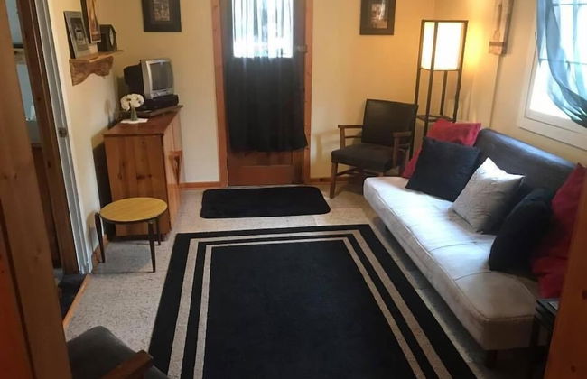 #5 - Times Square 2 Bedroom Cabin by RedAwning - Photo 5